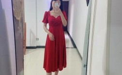 定亲女方穿什么衣服？(订婚女生穿什么颜色衣服)