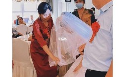 婚礼妈妈盖头纱主持词？(婚礼掀头纱主持词)