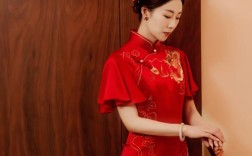 中式婚礼敬酒时穿什么？(中式婚礼穿什么衣服合适)