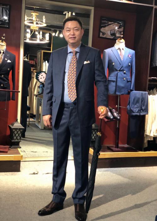 婚礼上父母应该穿什么样的衣服？(结婚父母穿什么衣服合适)-图3