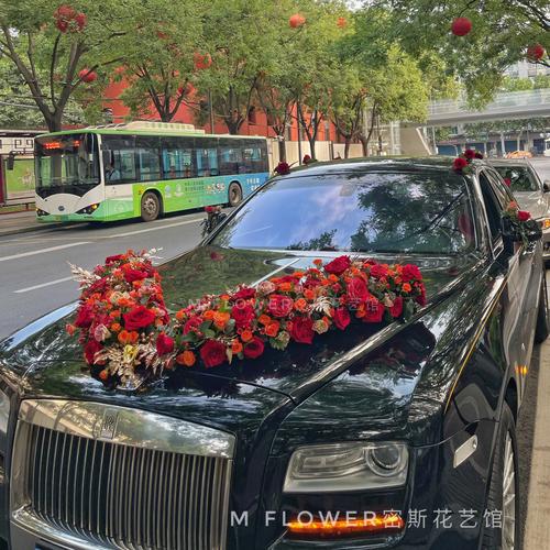 婚庆用车一般用什么车？(婚礼车一般用什么车厢)-图1