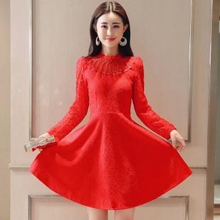 女性订婚穿什么衣服好？(订婚穿什么衣服好女性秋季)-图2