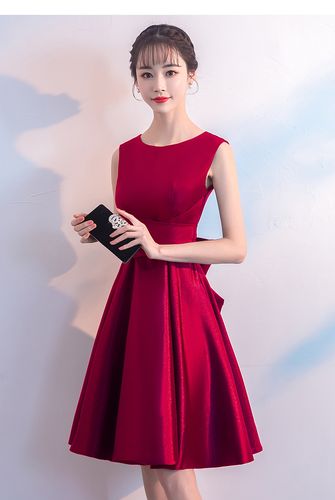 敬酒的时候穿什么衣服？(敬酒时穿什么衣服)-图1