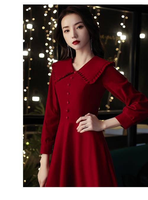 定亲女方穿什么衣服？(订婚女生穿什么颜色衣服)-图3