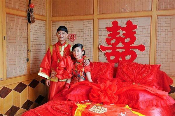 结婚当天晚上要干什么？(新婚当晚要必须干什么事)-图3