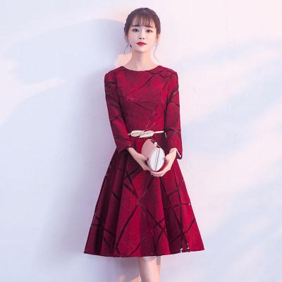 结婚吃酒席穿什么颜色的衣服？(婚宴穿什么颜色的衣服)-图2