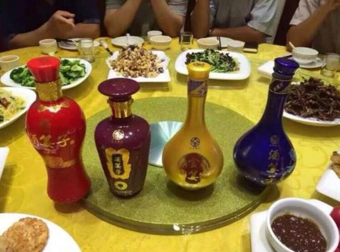 各种酒局喝什么酒？(酒宴喝什么酒比较好)-图1