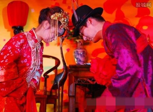 新婚的晚上应该做点什么准备？(新婚第一次同房要准备什么东西)-图2