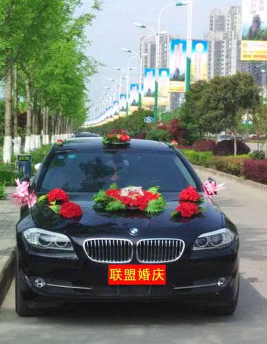 婚车摄像车都是什么车？(婚礼车图片)-图1