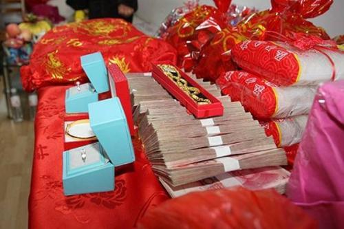 结婚彩礼99999还是100001好？(结婚礼金多少钱)-图1