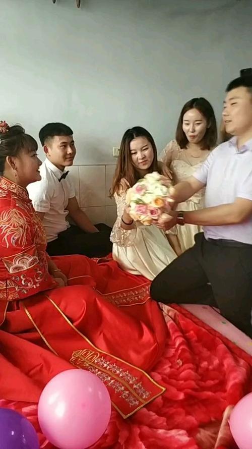 一块玩的结婚有什么逗媳妇的方式？(结婚逗新郎新娘小妙招)-图2