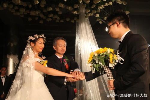 婚礼上新郎父亲唱什么歌曲祝福？(婚礼祝福歌曲送给新郎新娘)-图1