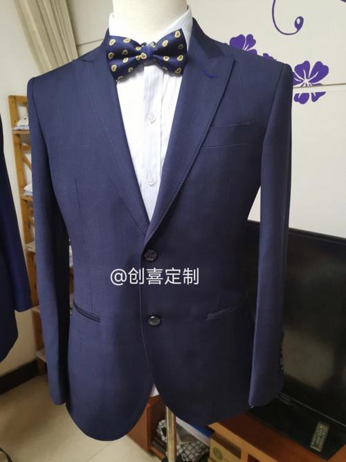 户外婚礼新郎西服选什么颜色？(新郎西服颜色要求)-图2