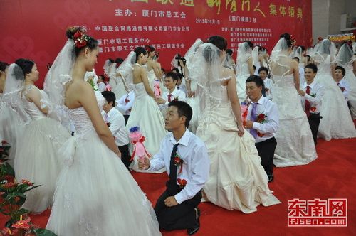 分开办婚礼女方喜宴男方要去吗？(婚庆新郎求婚)-图2