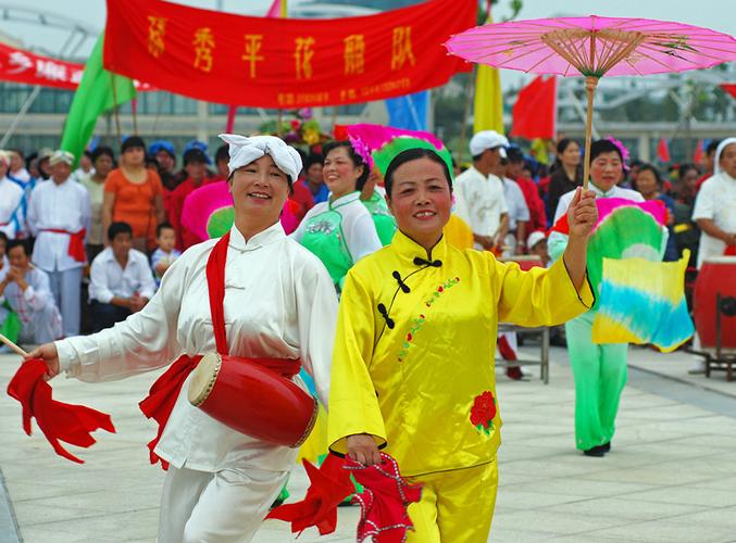 新罗区民风民俗有什么？我是个五十岁的退休女士，出去旅游，想找一个同伴，有什么好的网站提供？-图3