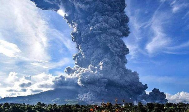 美国黄石超级火山群真的会爆发吗？黄石火山大爆发还有几年？-图2