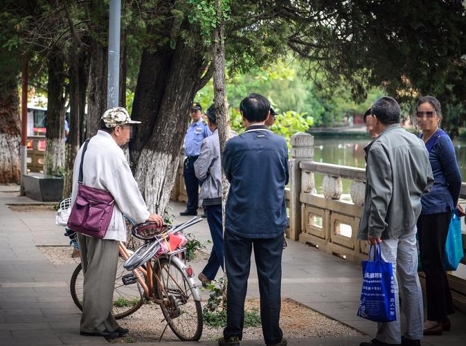 莫西子诗在西昌开了什么店？翠湖公园相亲角在什么位置？-图1