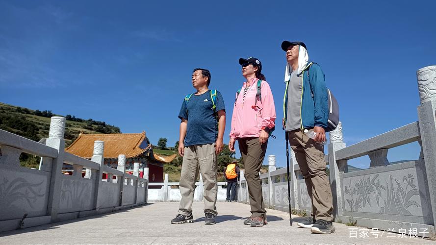 兰州都有哪几个徒步登山群？我是个五十岁的退休女士，出去旅游，想找一个同伴，有什么好的网站提供？-图1