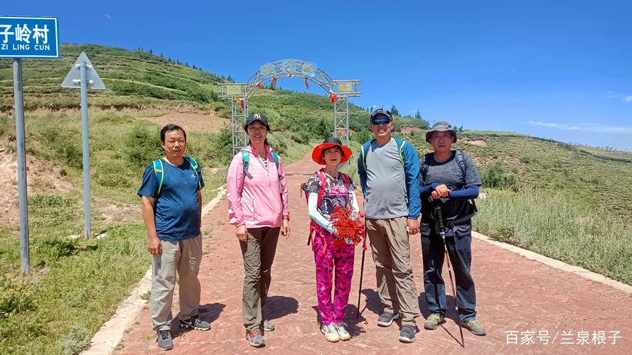 兰州都有哪几个徒步登山群？我是个五十岁的退休女士，出去旅游，想找一个同伴，有什么好的网站提供？-图3