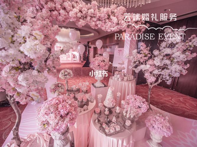 婚礼现场撒什么颜色的花瓣好？（婚礼主题布置）-图2