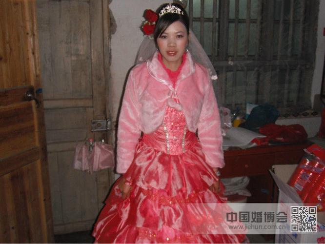 农村老家结婚，挑什么样的婚纱礼服呢？（婚礼上的婚纱）-图3