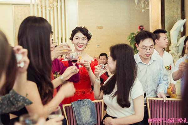 广州结婚敬酒顺口溜？（广州婚礼布置）-图1