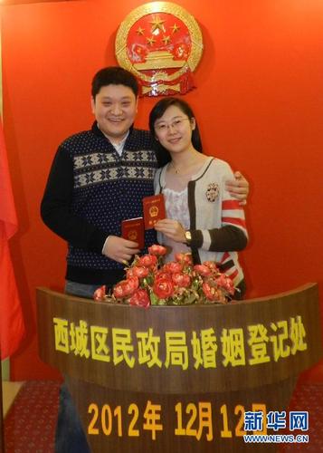 领结婚证家里怎么布置有仪式感？（婚礼上烛台）-图3