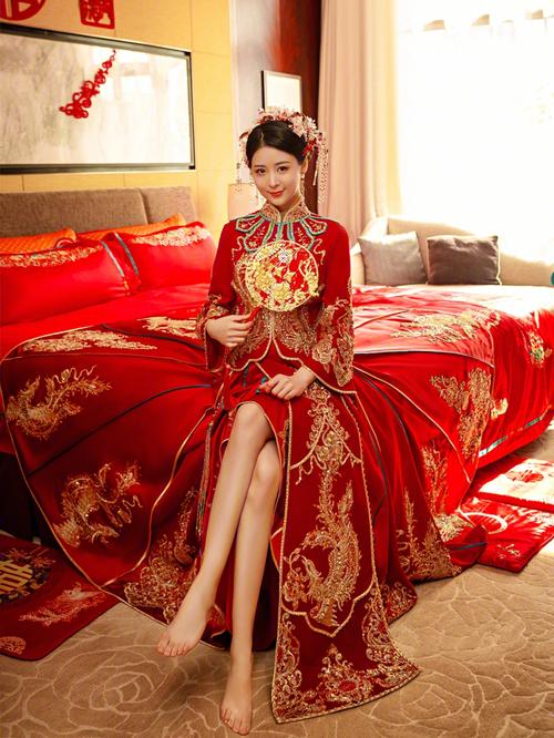 中式婚礼婚纱礼服叫什么？（现代婚礼礼服）-图1