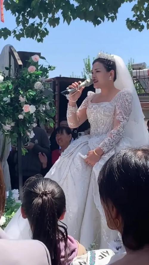 新娘子结婚可以唱歌吗？（婚礼新娘唱歌出场）-图1