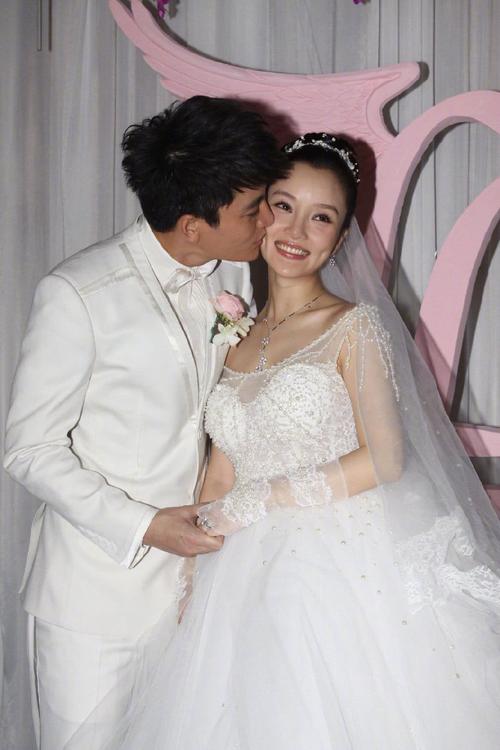 李小璐和贾乃亮哪一年结婚的？（李小璐贾乃亮婚礼照）-图2