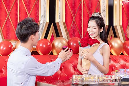 求婚朋友怎么配合？（婚礼 朋友 求婚）-图3