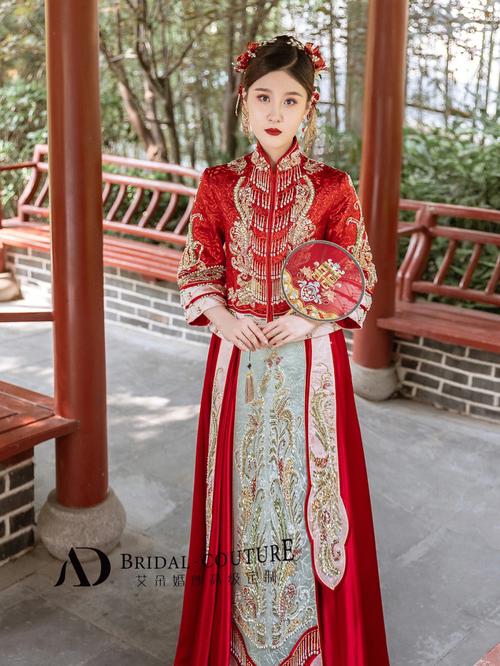 婚礼服怎么样搭配好看？（婚礼的服饰搭配）-图1