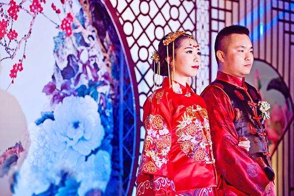 中式婚礼新郎出场音乐？（中式婚礼喜庆歌曲）-图2