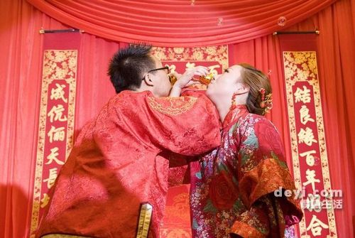 中式婚礼交杯酒主持词？（婚礼喝交杯酒音乐）-图2