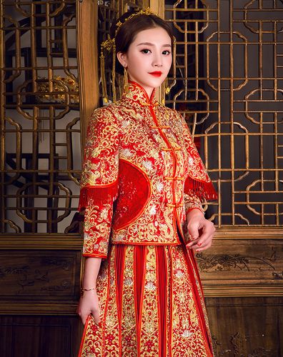 中式婚礼婚纱礼服叫什么？（中式婚礼的礼服）-图2